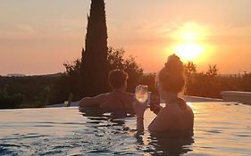 Collis Winery - Family & Friends - Mobilhome